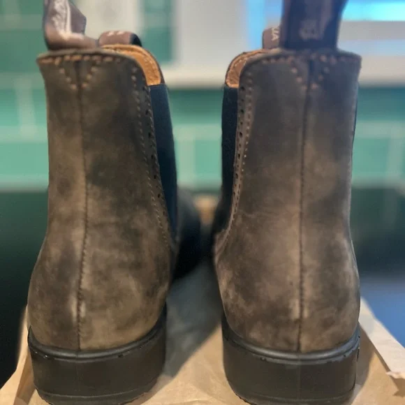 Blundstone Brown Ankle Boots - Picture 4 of 5